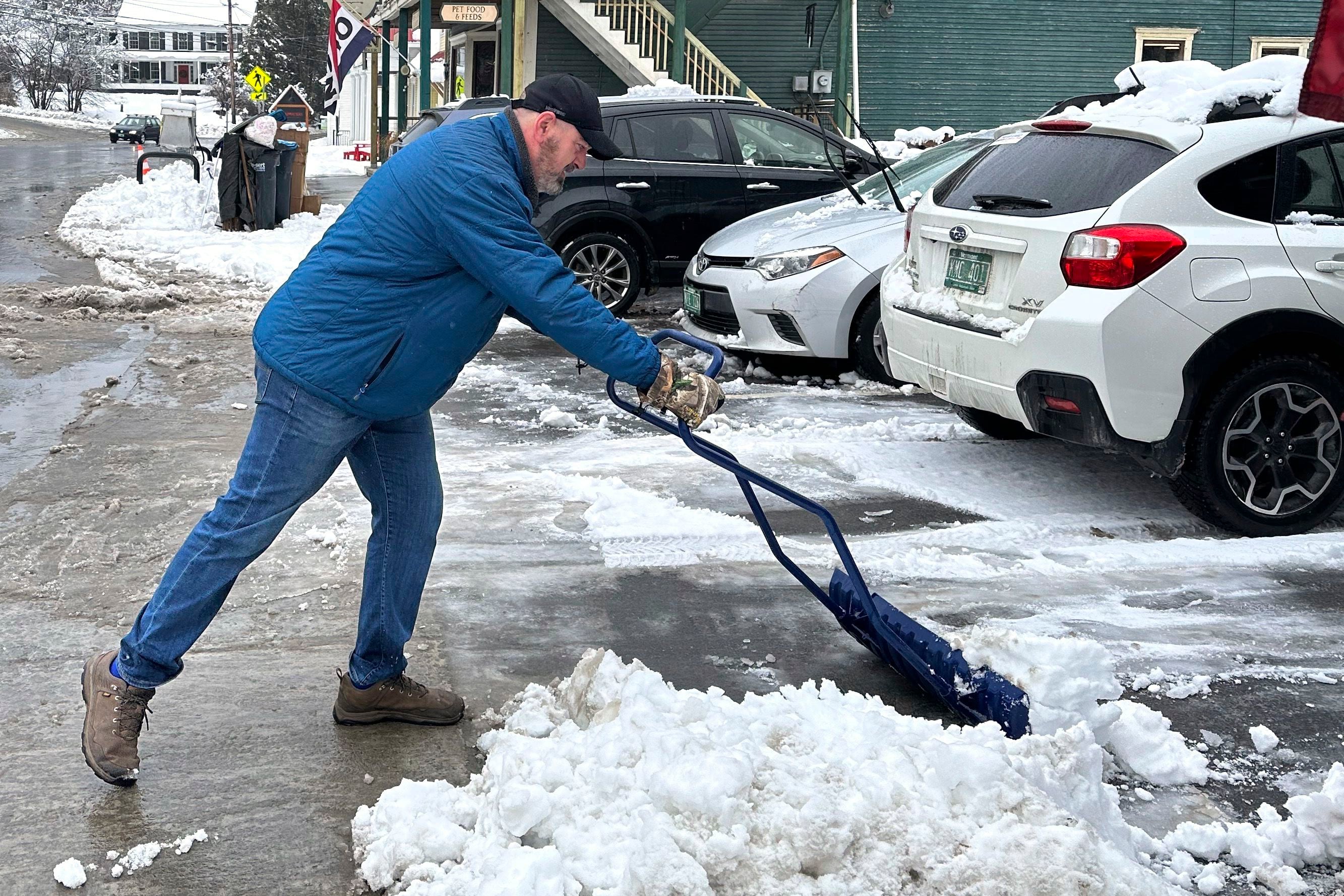 Las montañas Adirondack en el norte del estado de Nueva York registraron hasta 38 centímetros de nieve durante la nevada temprana de este año. (AP Foto/Lisa Rathke)