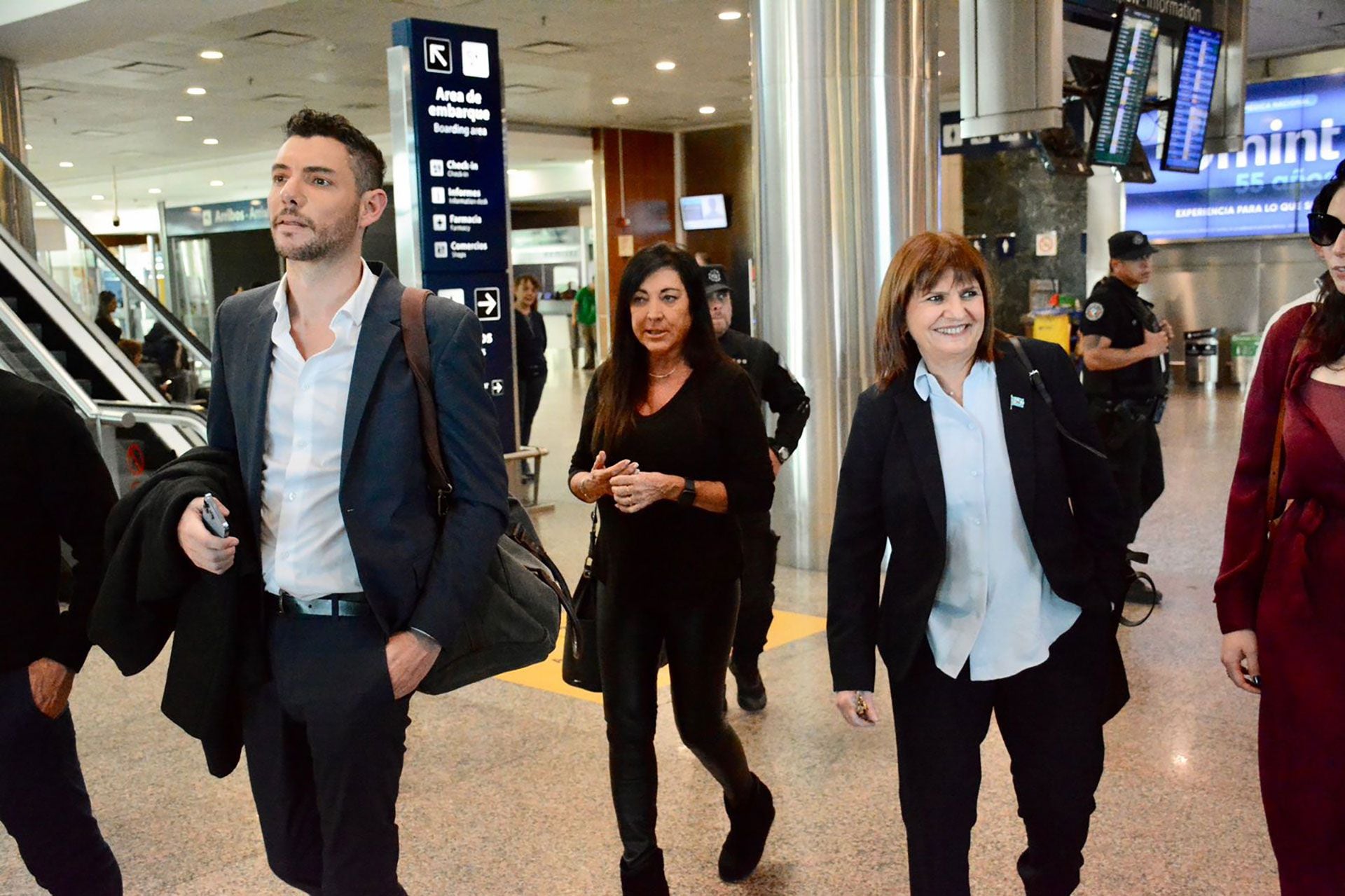 Patricia Bullrich viajó a Córdoba junto a Damián Arabia, precandidato a diputado nacional, Luis Petri, su compañero de fórmula, y Laura Alonso, ex titular de la Ofician Anticorrupción. En la provincia los recibió Laura Rodríguez Machado (Foto: Mario Sar)