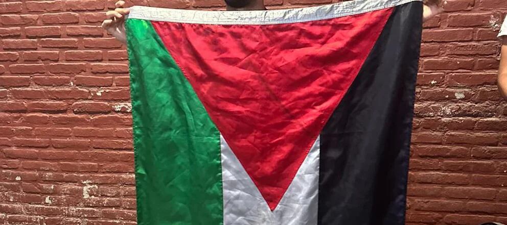 El bulo de los hinchas del Atlético de Madrid y la bandera palestina