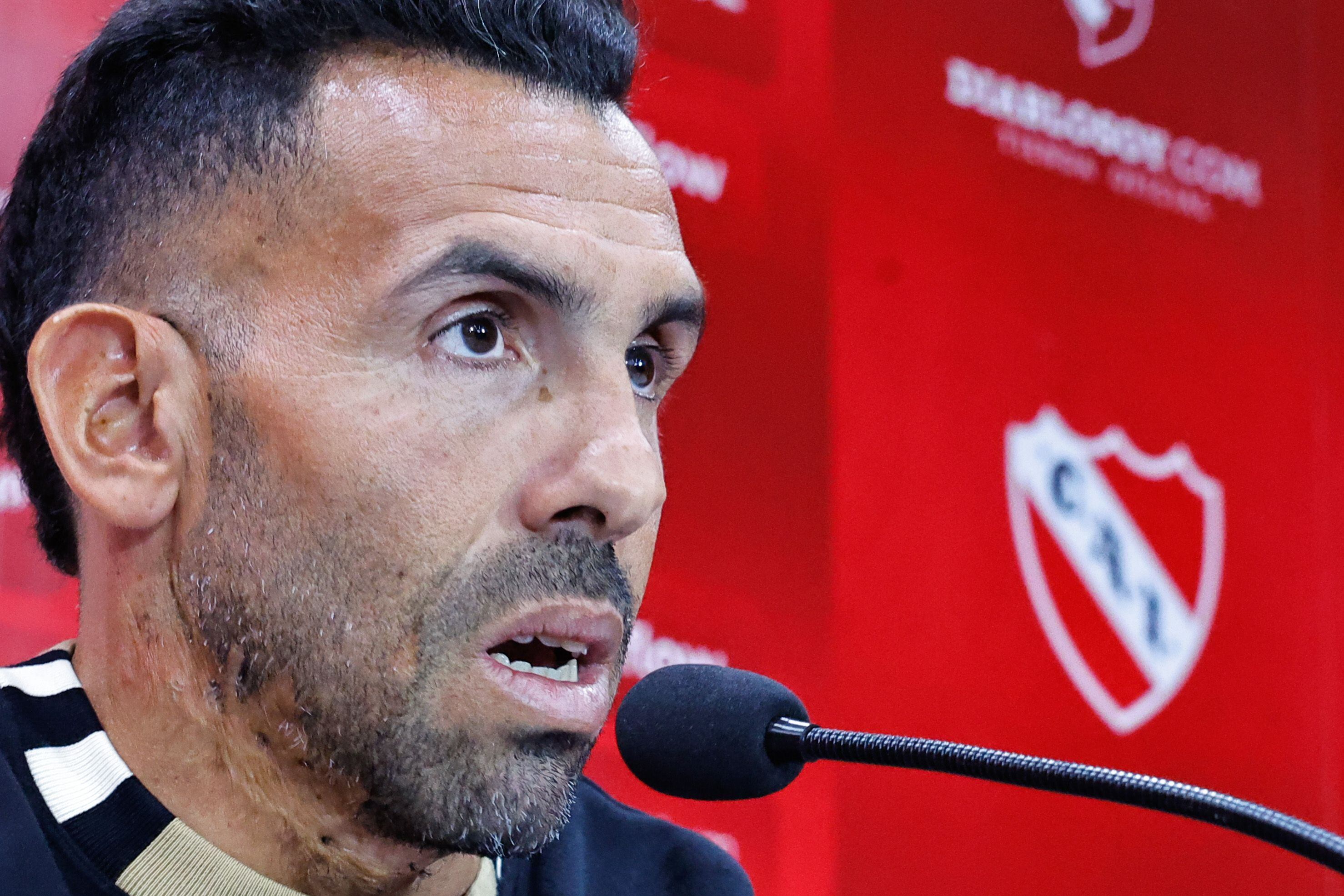 Carlos Tevez debutó como entrenador de Rosario Central y luego de sumó a Independiente (EFE/Juan Ignacio Roncoroni)