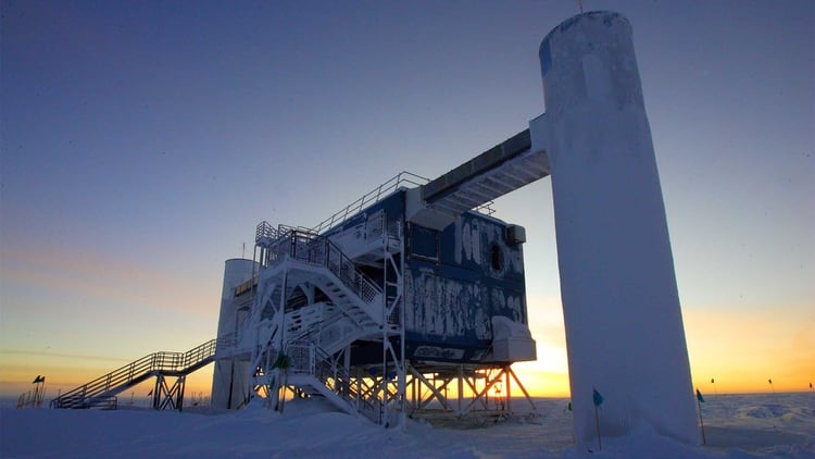 El Proyecto IceCube es un laboratorio que estudia las partÃ­culas suspendidas en la profundidad del casquete polar, en la South Pole Station. Foto: Gentileza Carlos Flesia.