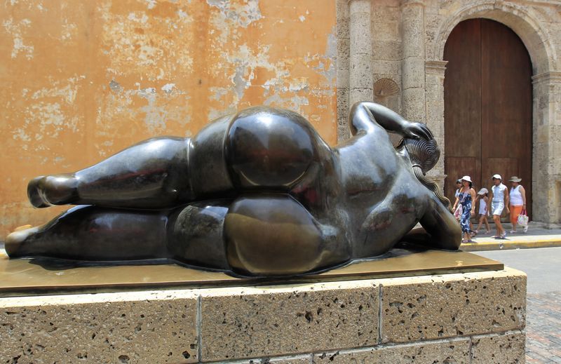 "La gorda Gertrudis", escultura que donó Fernando Botero a Cartagena en el 2000 y que fue instalada en la plaza de Santo Domingo - crédito José Miguel Gómez/Reuters