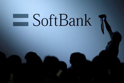 SoftBank llegó a subir un 10% en bolsa por las noticias del acuerdo y las renovadas conversaciones para que la compañía deje de cotizar. REUTERS/Issei Kato/File Photo