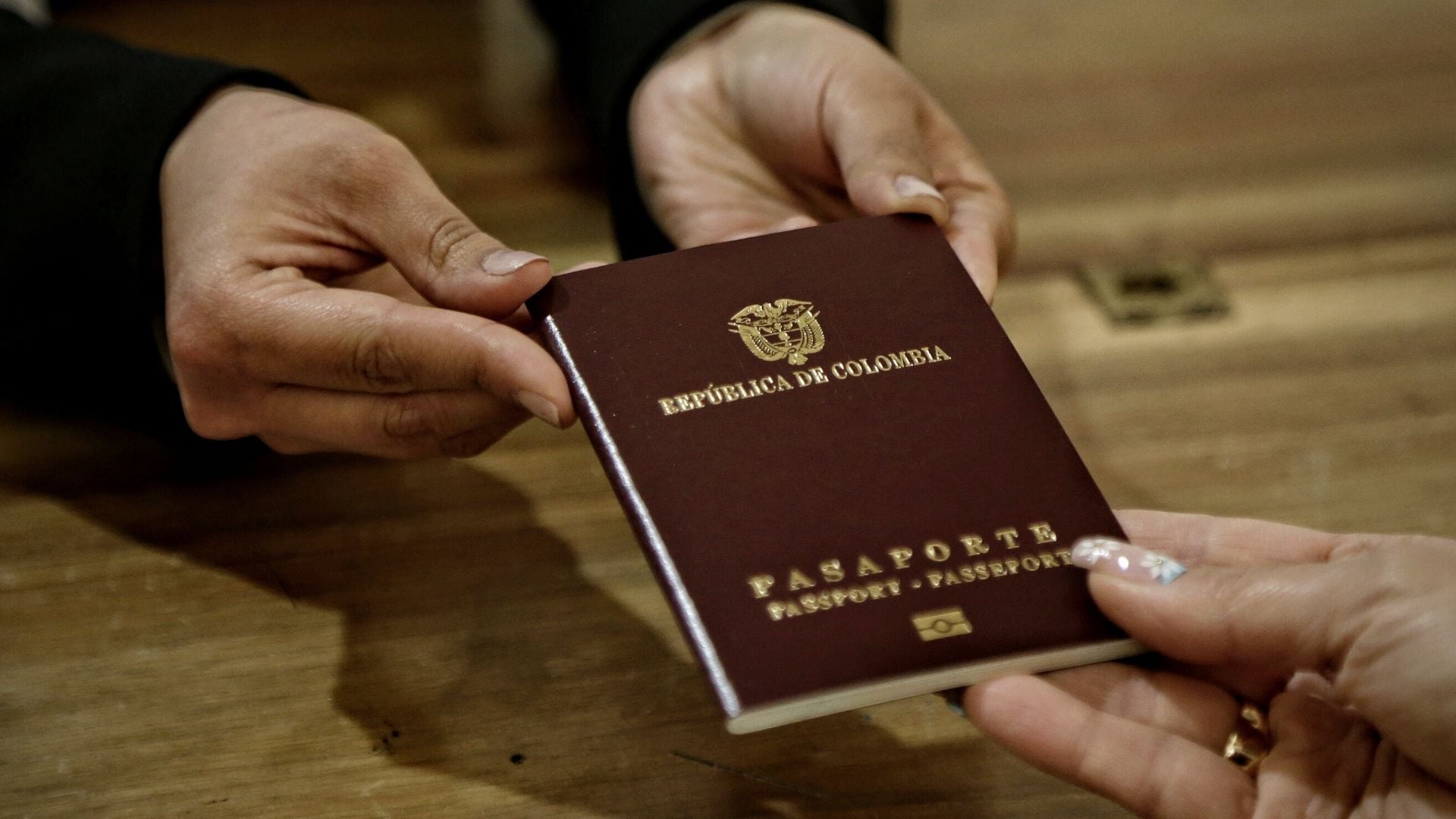 Problemas con los pasaportes: Cancillería ordena urgencia manifiesta y le da responsabilidad a funcionario denunciado