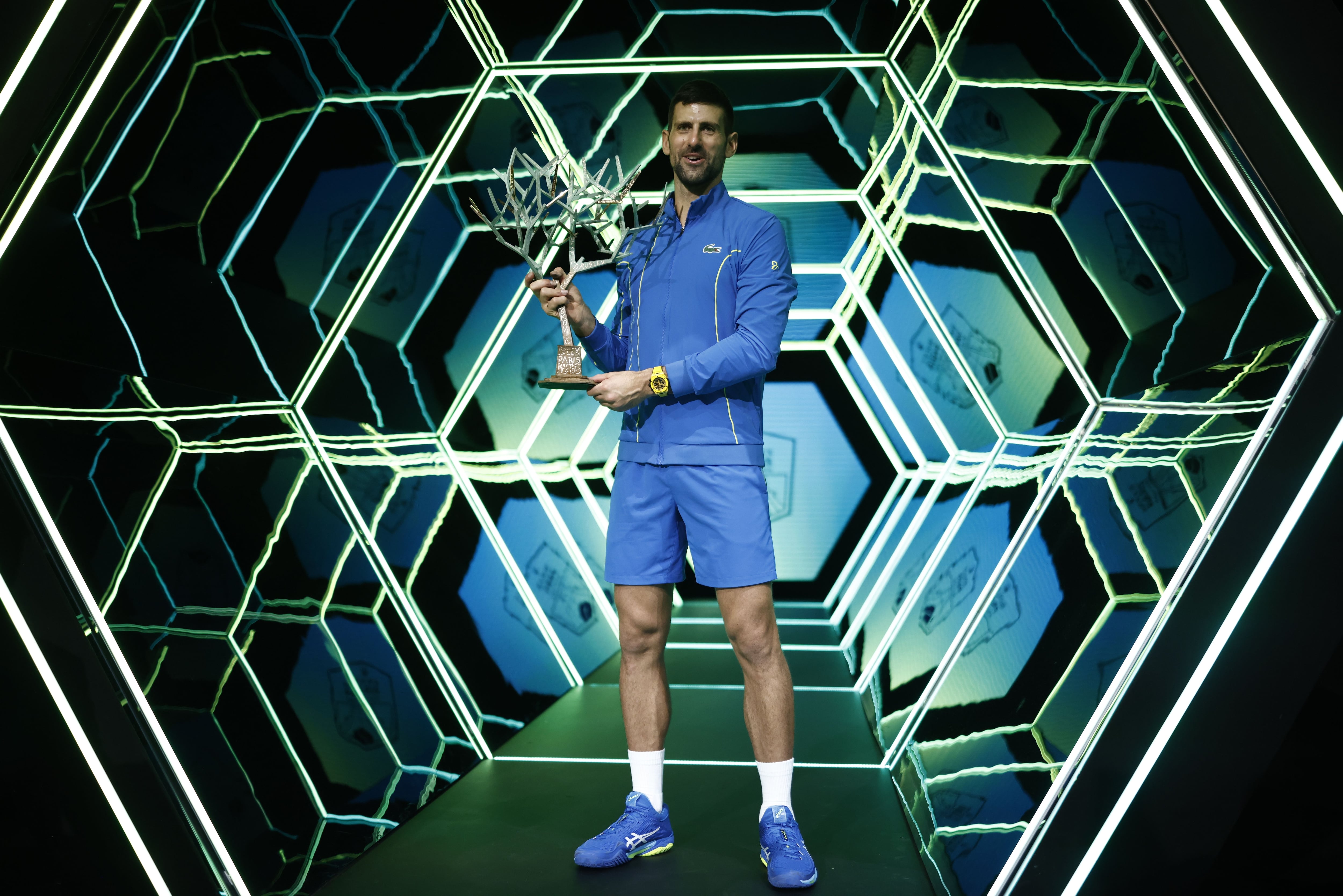 Djokovic, un número uno sin techo tras ganar en París