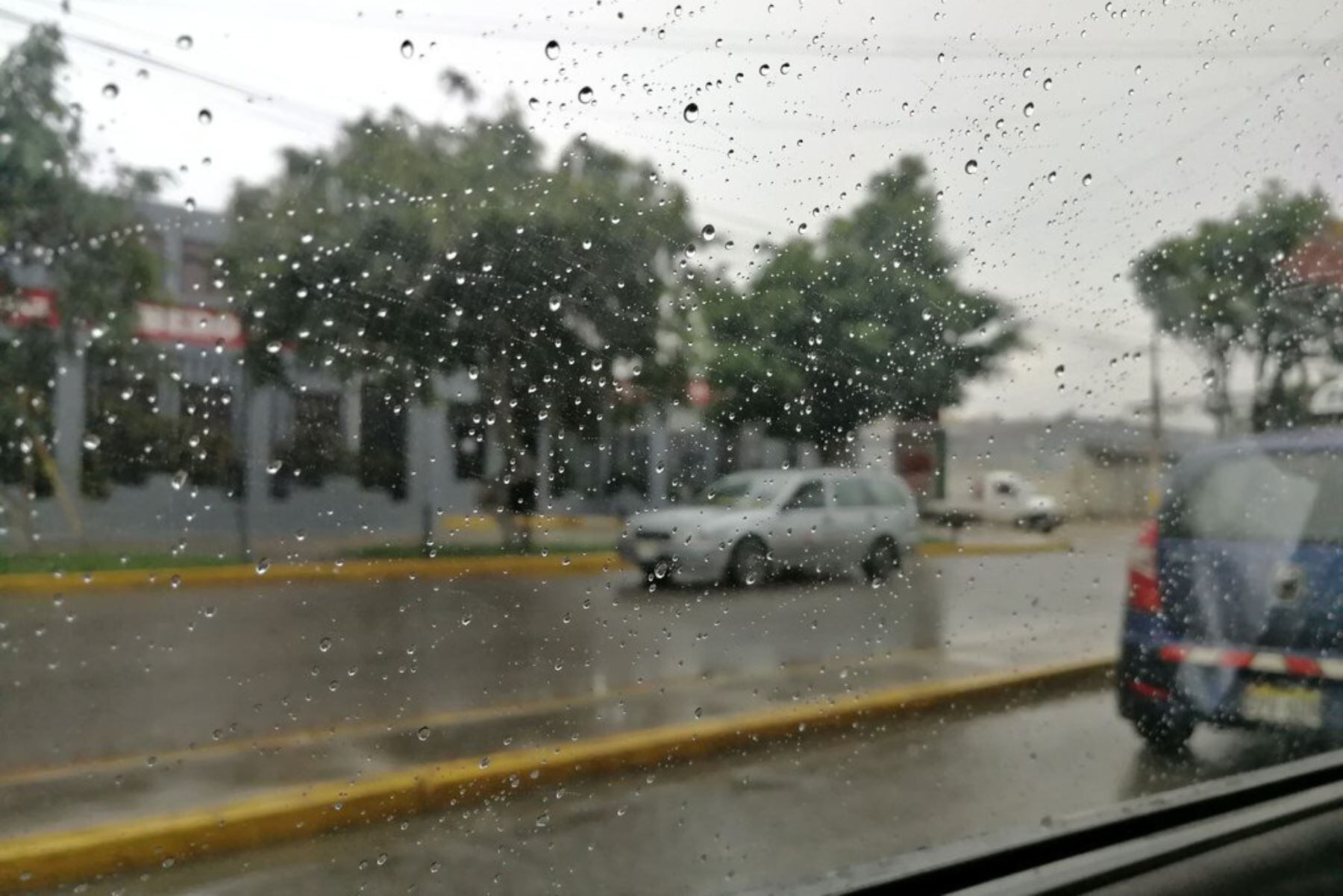 De acuerdo a los nuevos pronósticos del Servicio Nacional de Meteorología e Hidrología (Senamhi), el riesgo de fuertes lluvias en la sierra y selva del Perú se mantiene.