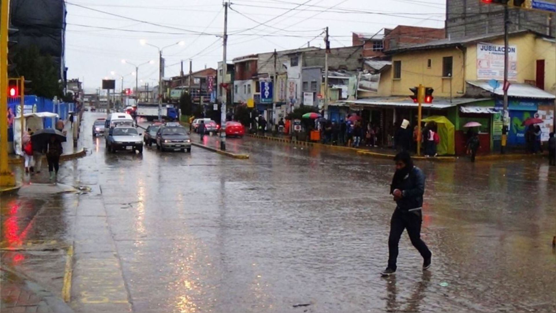 El Servicio Nacional de Meteorología e Hidrología del Perú (Senamhi) anticipa lluvias moderadas y fuertes para los días 14 y 15 de noviembre. En total, 81 distritos se encuentran en una situación de riesgo muy alto, mientras que otros 100 distritos están en riesgo alto.