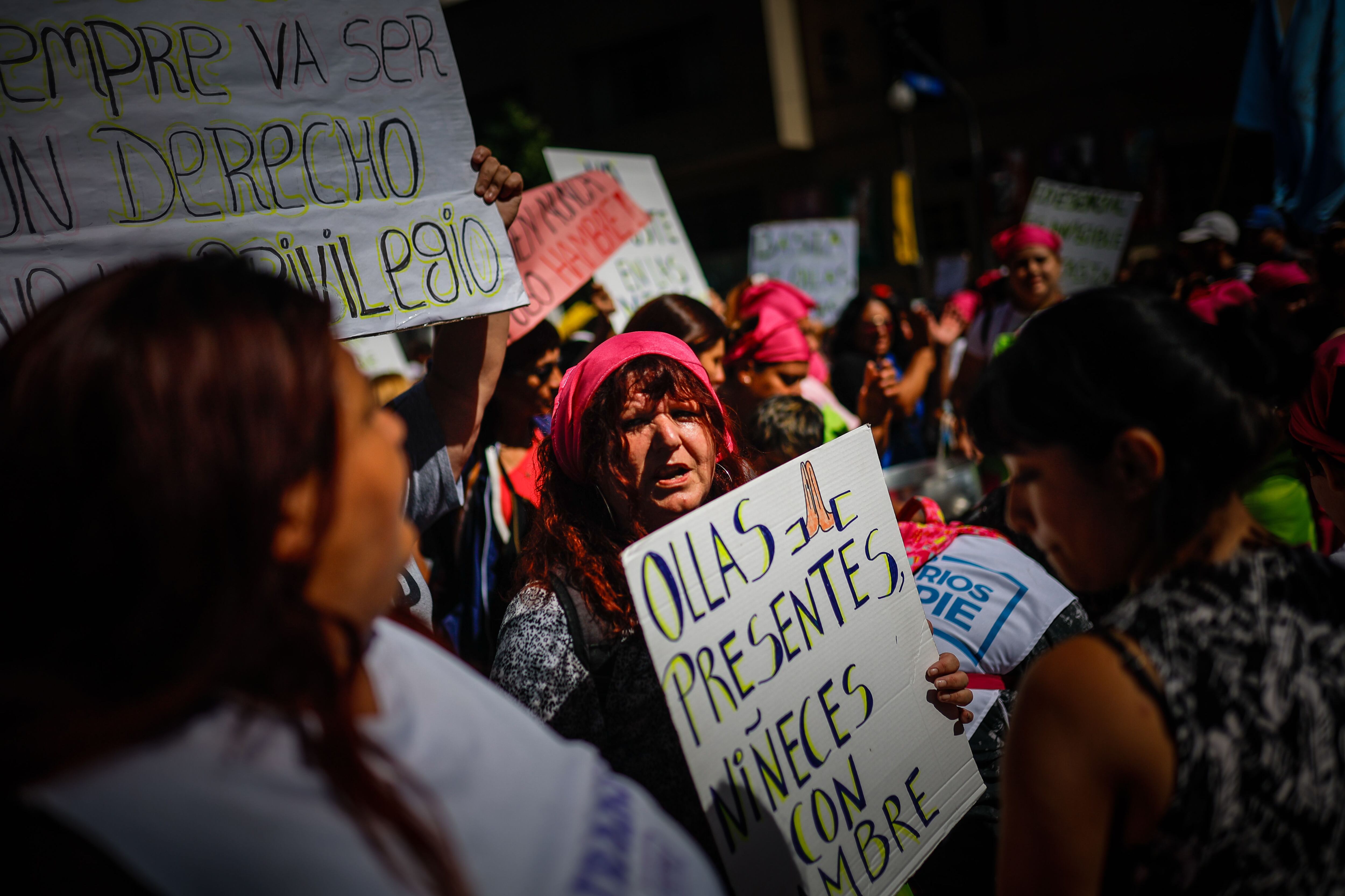 Una manifestación convocada como "ronda de ollas vacías" en reclamo de alimentos   
