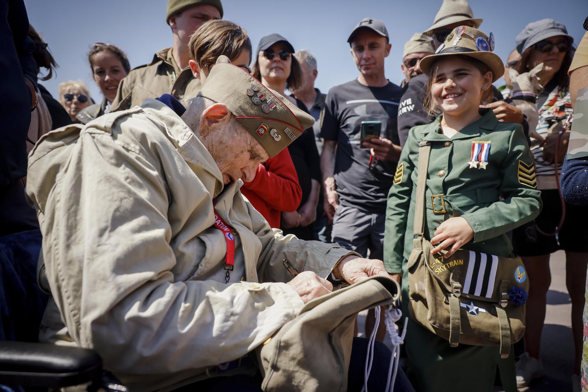 Francia conmemora el Día D, honra a los veteranos de la Segunda Guerra  Mundial - San Diego Union-Tribune en Español