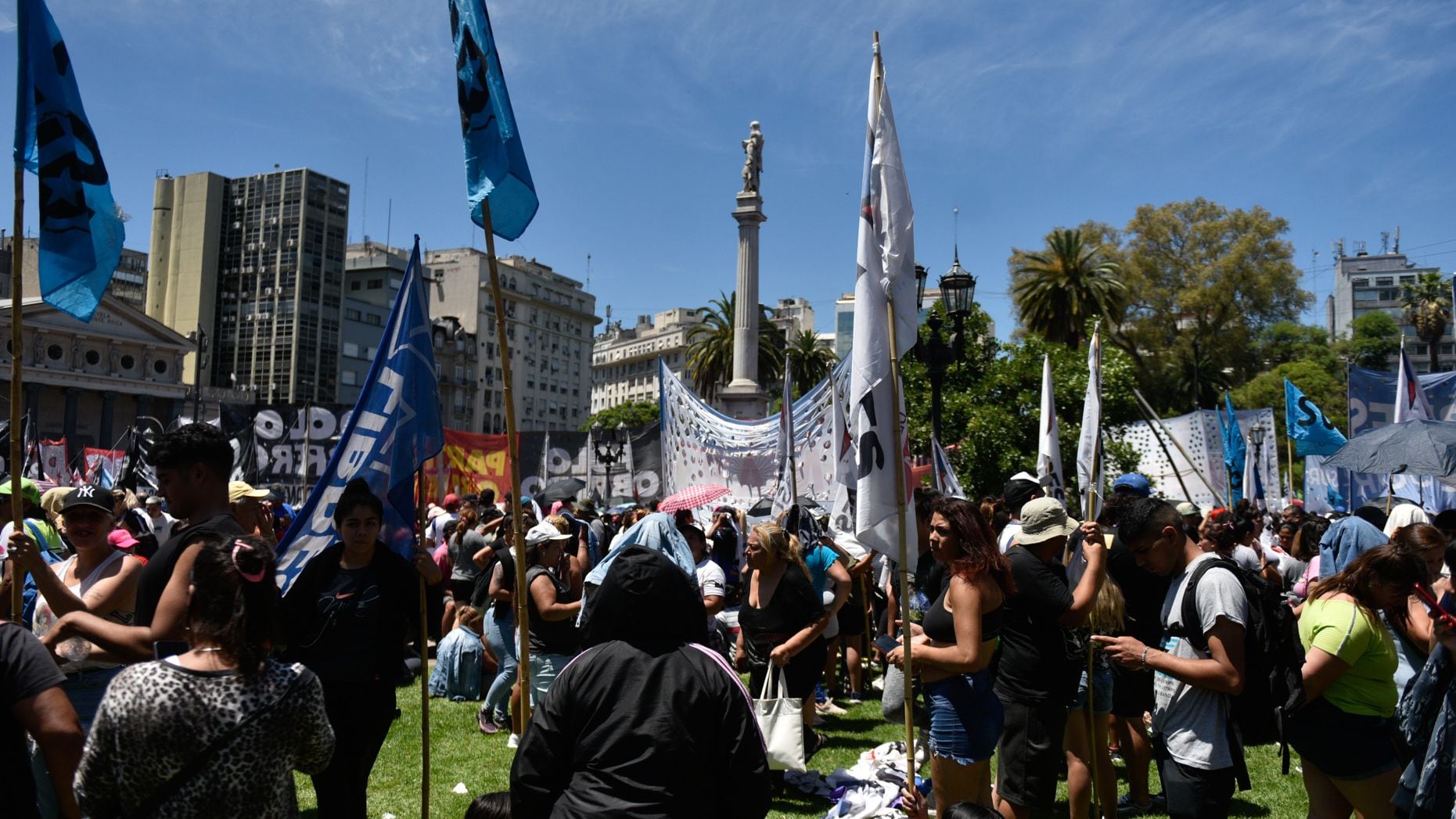 cgt piqueteros marcha tribunales dnu