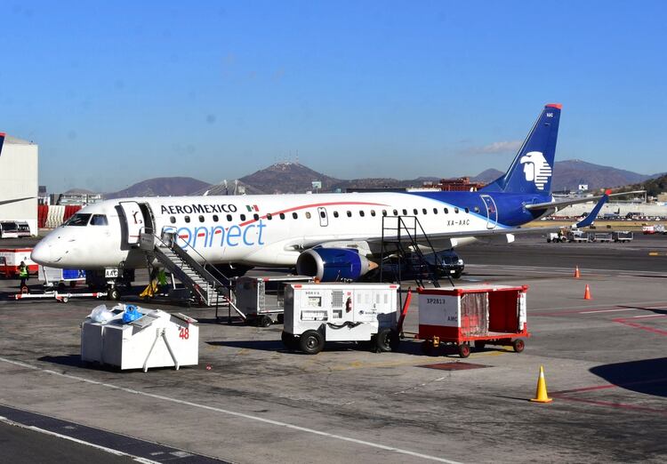 Uno de los enfermos tomó un vuelo de Aeroméxico. (Foto: Cuartoscuro)