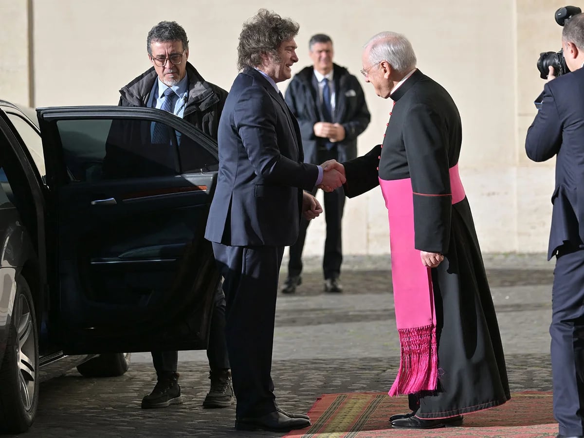 Javier Milei y Francisco están reunidos en el Vaticano para iniciar una relación personal que puede cambiar la agenda política de la Argentina