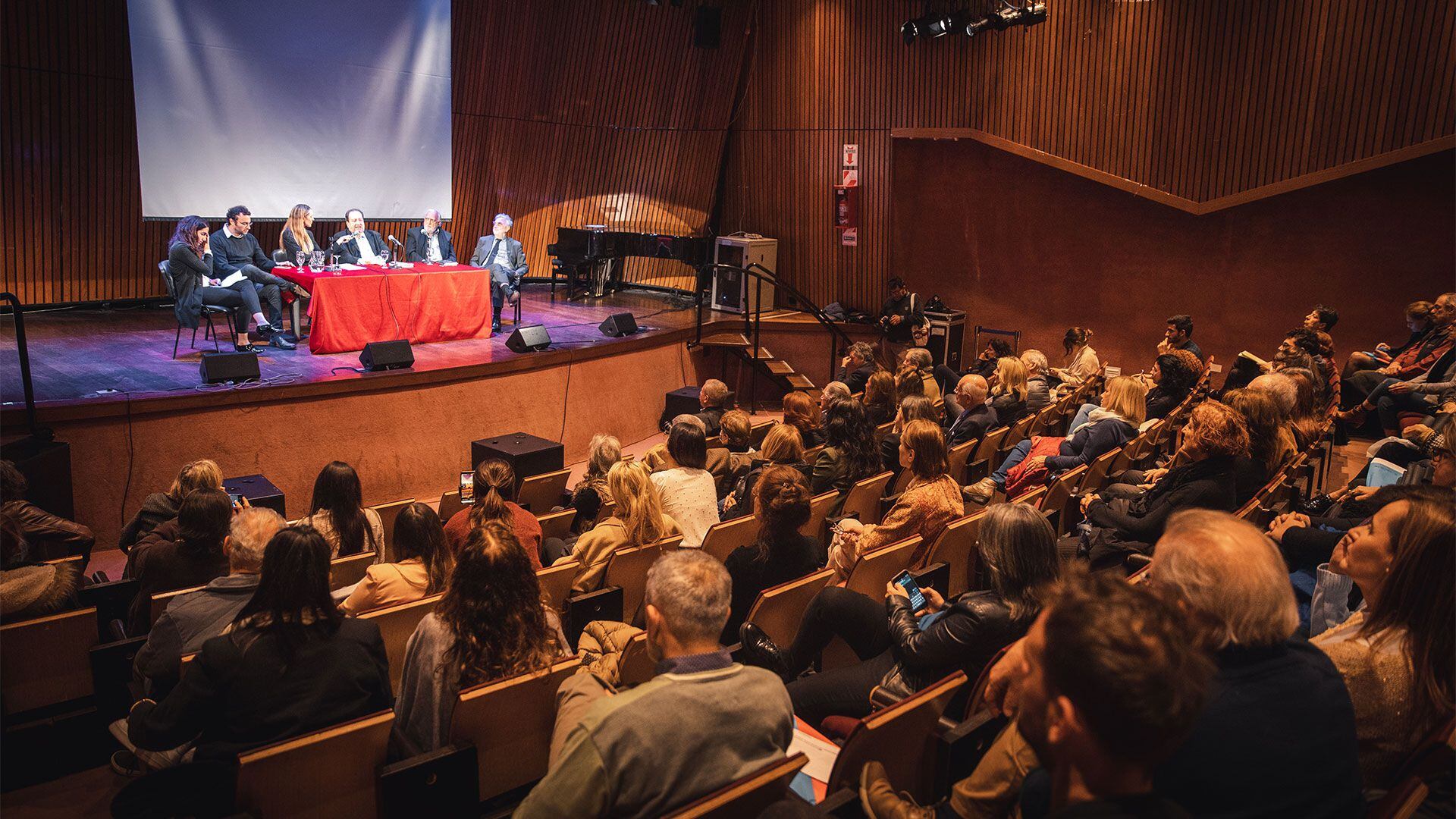 El Juicio A Las Juntas Bajo El An Lisis De Luis Moreno Ocampo Le N