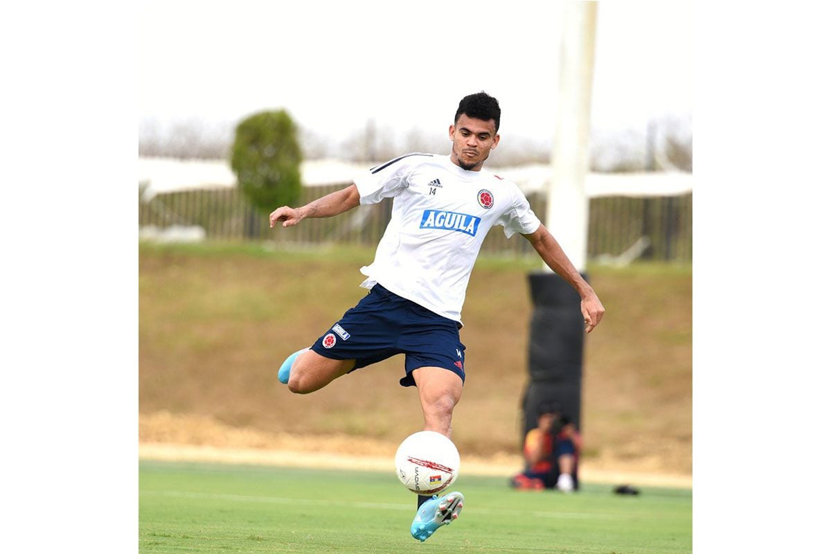 Luis Fernando Díaz em treino com a Colômbia | FCF