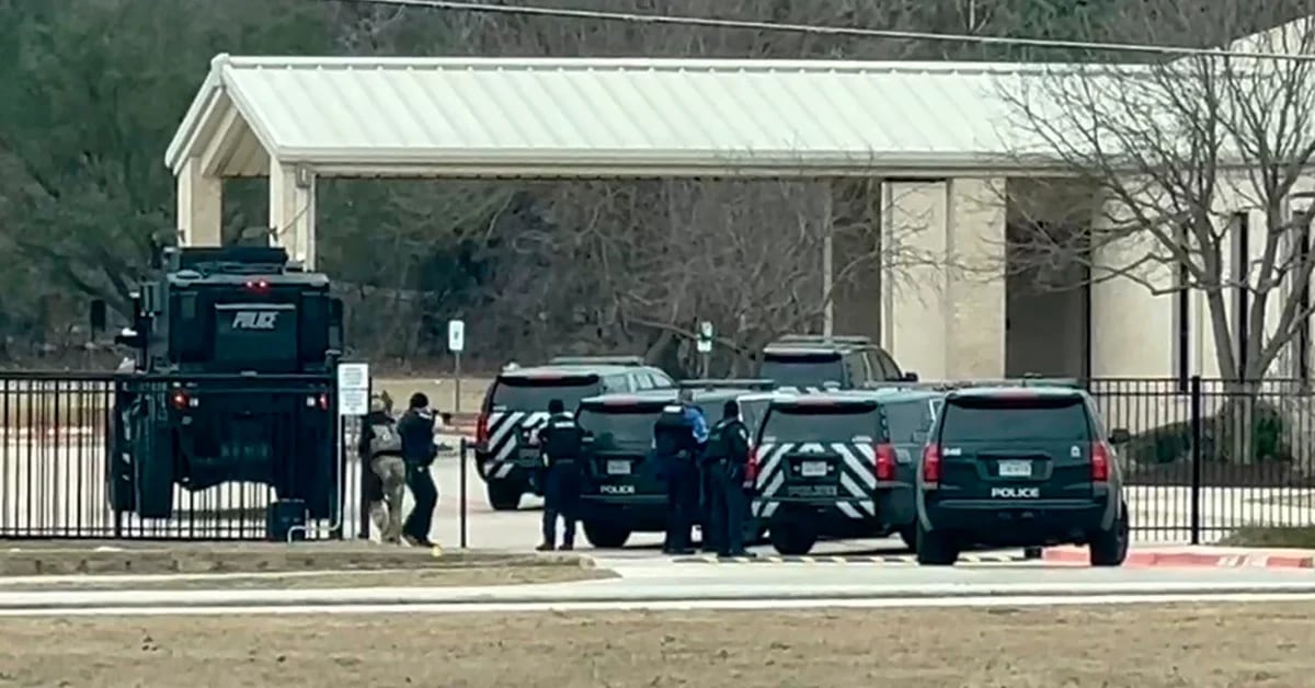 An armed man has taken hostages at a synagogue in Texas, USA