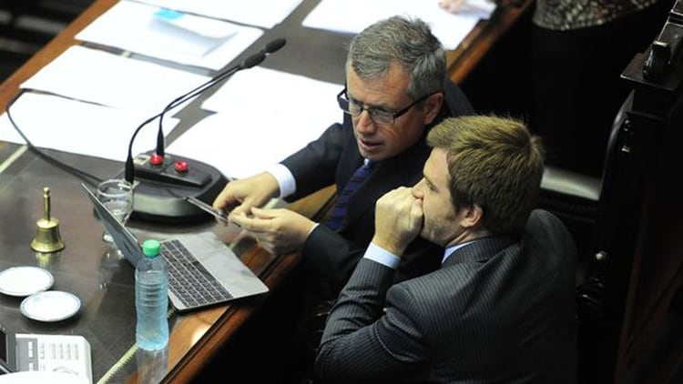 Nicolás Massot junto al presidente de la Cámara de Diputados, Emilio Monzó (Telam)