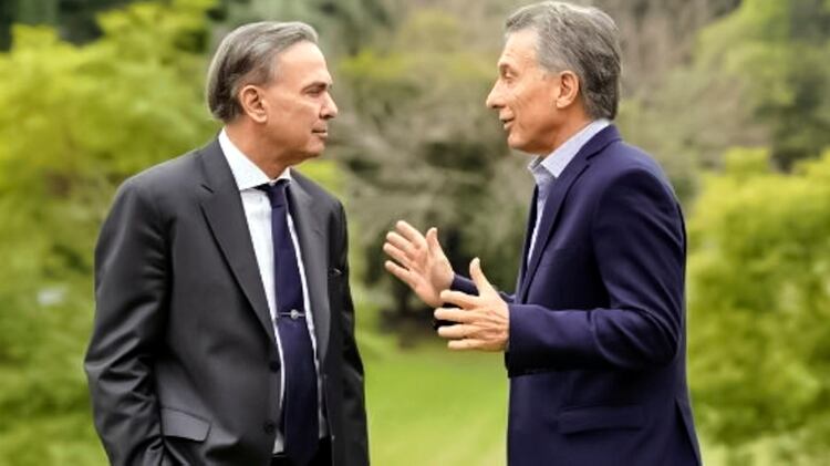 Macri y Pichetto, su primera foto oficial en los jardines de la quinta de Olivos