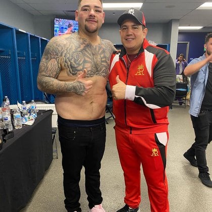 Andy Ruiz y Eddy Reynoso, quienes han trabajado de manera conjunta desde mayo de 2020, posaron al término del pleito (Foto: Instagram / caneloteam)