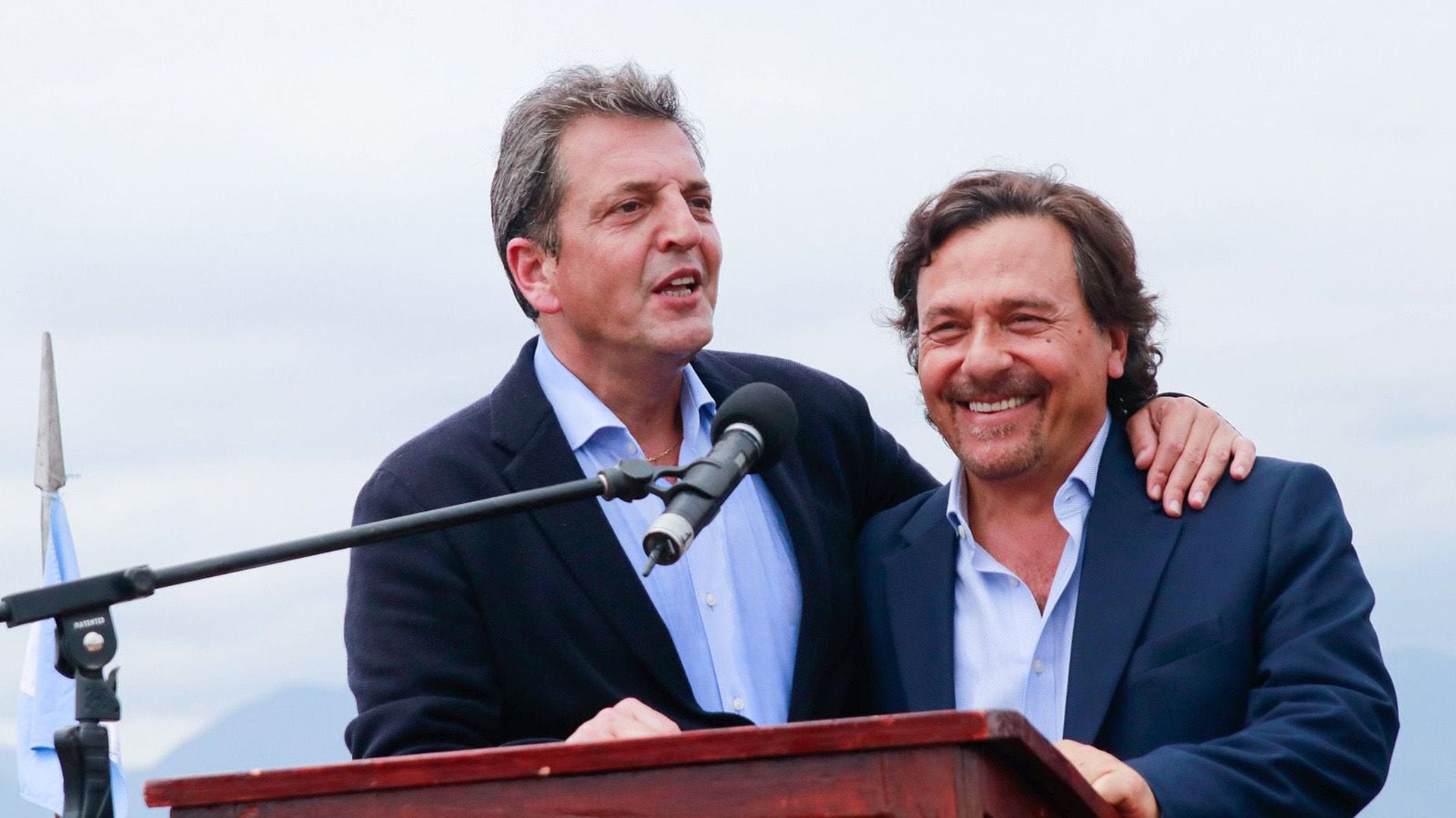 Sergio Massa junto al gobernador anfitrión este domingo, Gustavo Saenz