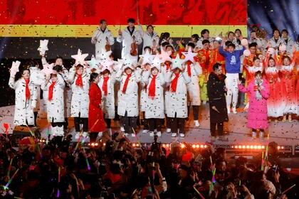 Artistas actúan durante el evento de cuenta regresiva de año Nuevo en el Parque Shougang en Beijing, China, 1 de enero de 2024. REUTERS/Tingshu Wang
