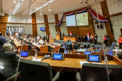 Vista general de la sala bicameral antes de una sesión en el Congreso Nacional de Asunción (EFE/Nathalia Aguilar/Archivo)