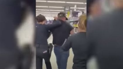 Images of the capture of Colombians in the American supermarket.  Photo: Telemundo