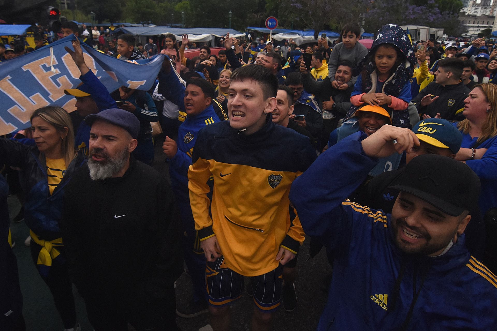 Banderazo apoyo Riquelme Boca