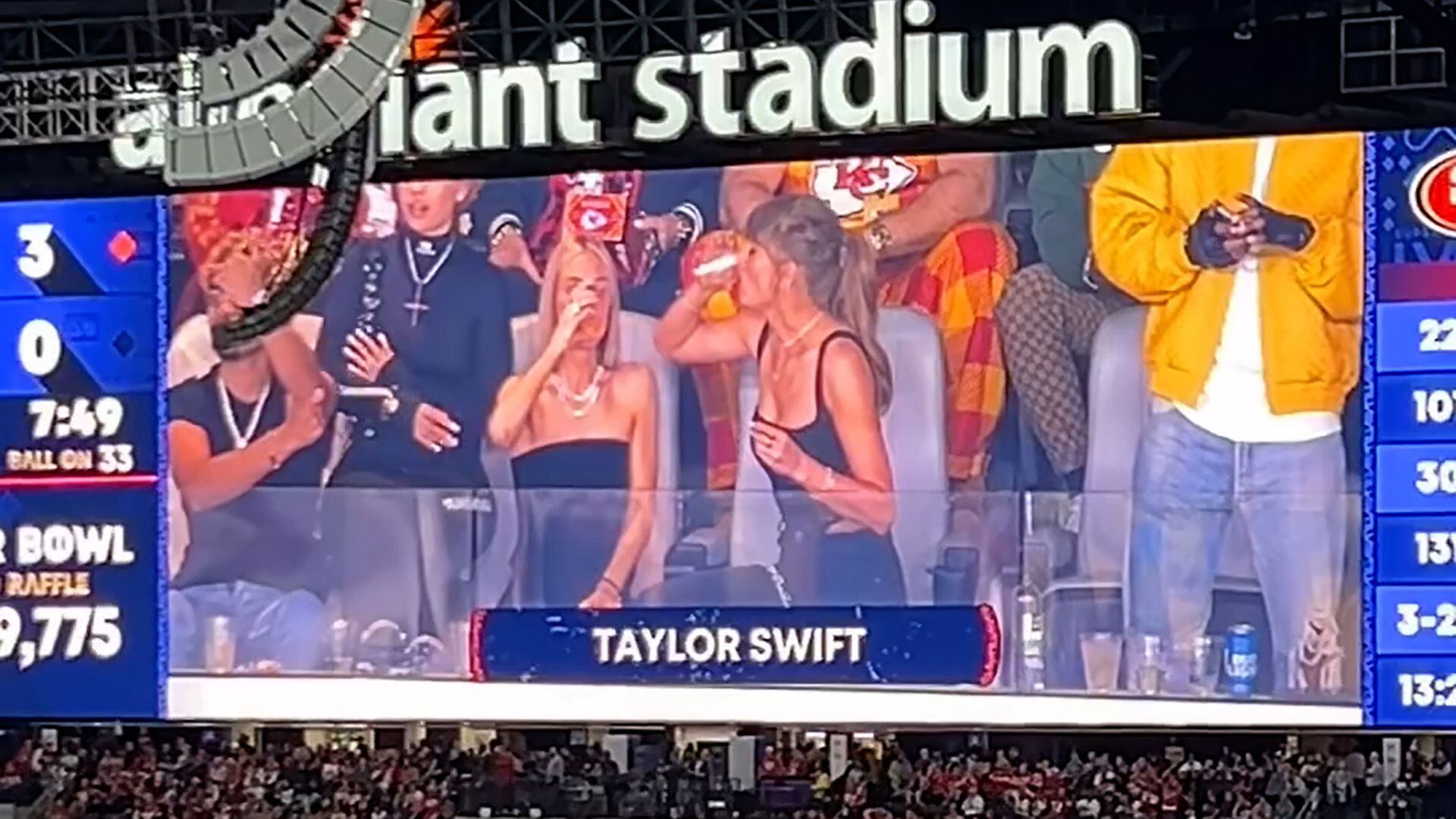 Taylor Swift fue captada en pleno shot de alcohol mientras Kansas City estaba abajo en el marcador