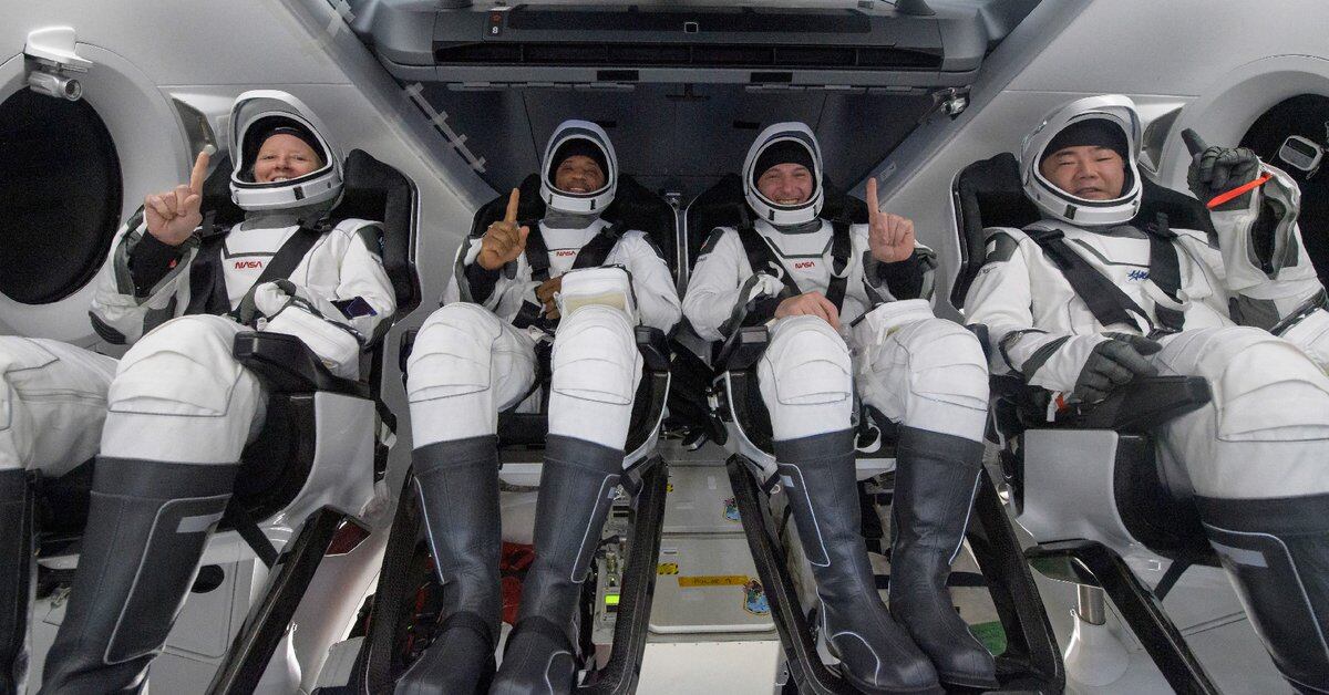 La sonda SpaceX è tornata con quattro astronauti dalla Stazione Spaziale Internazionale sulla Terra