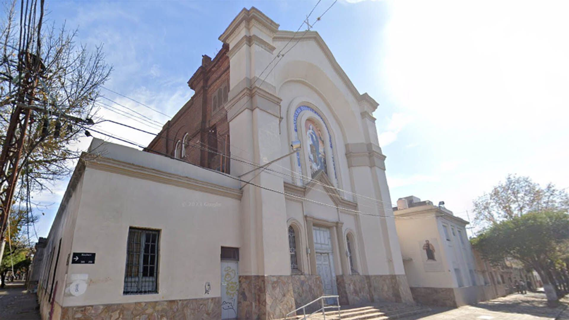 Una mujer abandonó a su bebé recién nacido en la parroquia Inmaculada Concepción de Rosario