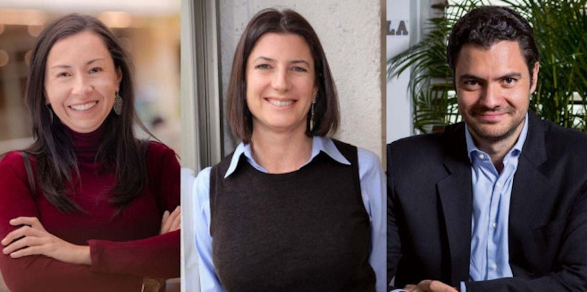 Raquel Bernal (à gauche), Ana María Ibáñez (au centre), Eduardo Behrentz (à droite), les candidats à la rectorat de l'Université des Andes. Foto : Uniandes