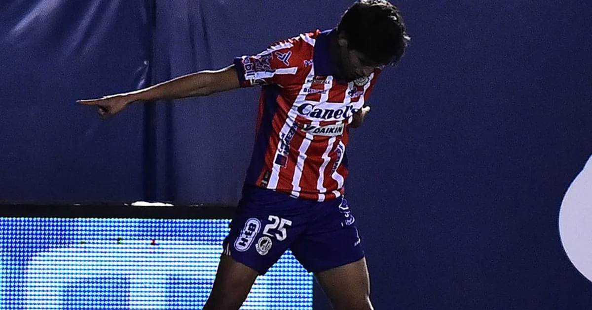 This is Jurgen Damm celebrating in Cristiano Ronaldo style during St Louis’ match against Leon