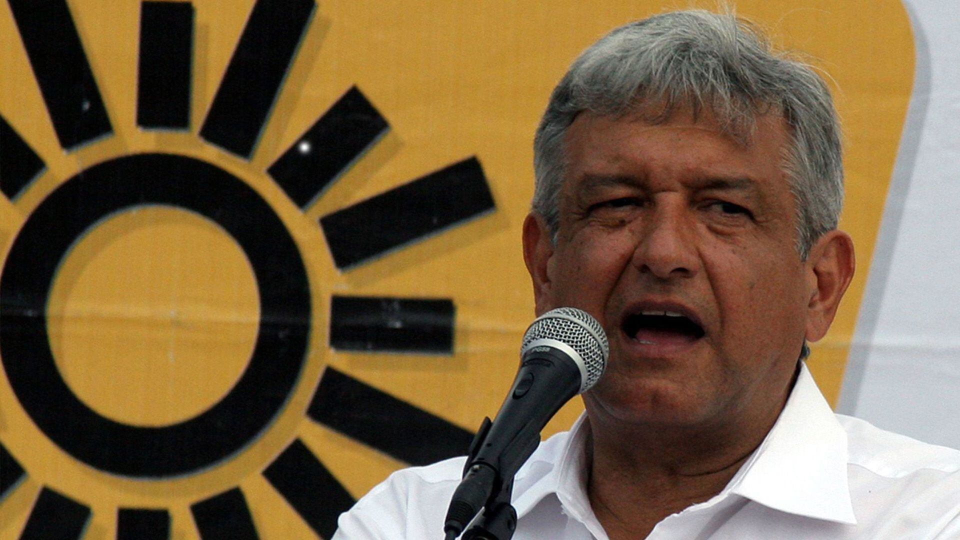 AMLO es señalado por recibir dinero del narco