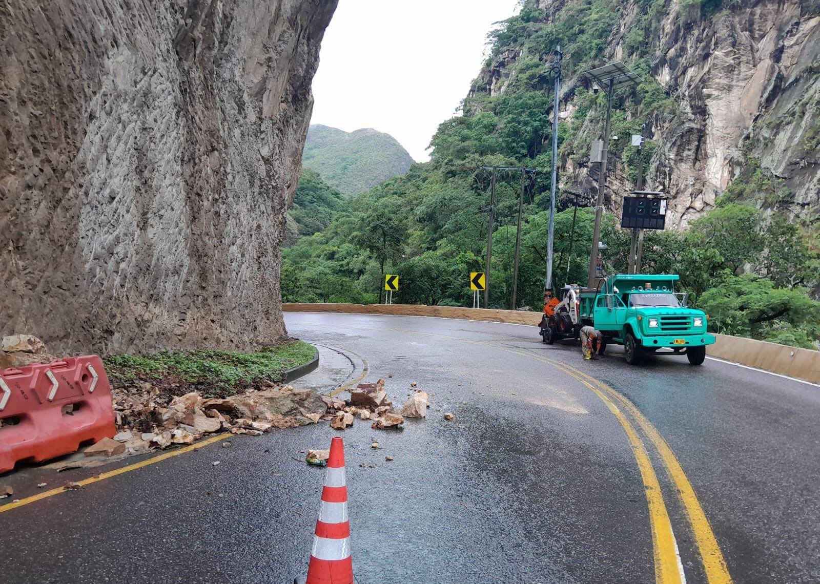 Vía Bogotá-Girardot-Nariz del Diablo-Colombia