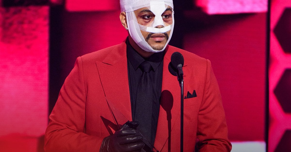 «La última vez que recibí este premio, Prince me lo dio»: el controvertido disfraz de The Weeknd en los American Music Awards