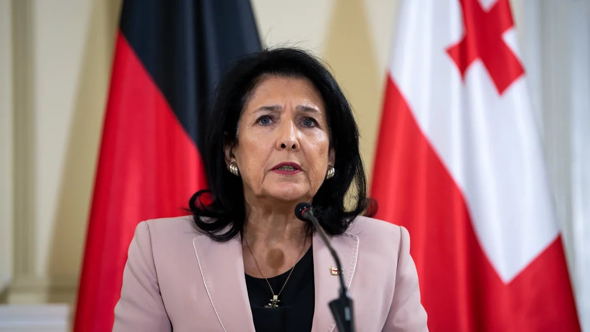 La presidenta de Georgia vetó la polémica “ley rusa” sobre agentes extranjeros y exigió su derogación en el Parlamento