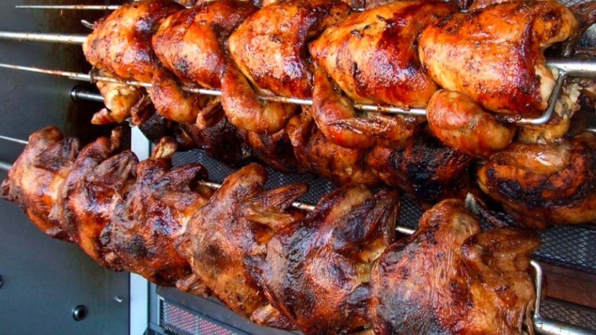  Las formas de asado eran comunes antes de la llegada de los españoles. Los quechuas comían principalmente dos veces al día, y tanto en las culturas Paracas como en la Moche se utilizaban utensilios específicos para la preparación de humitas. Foto: Archivo 