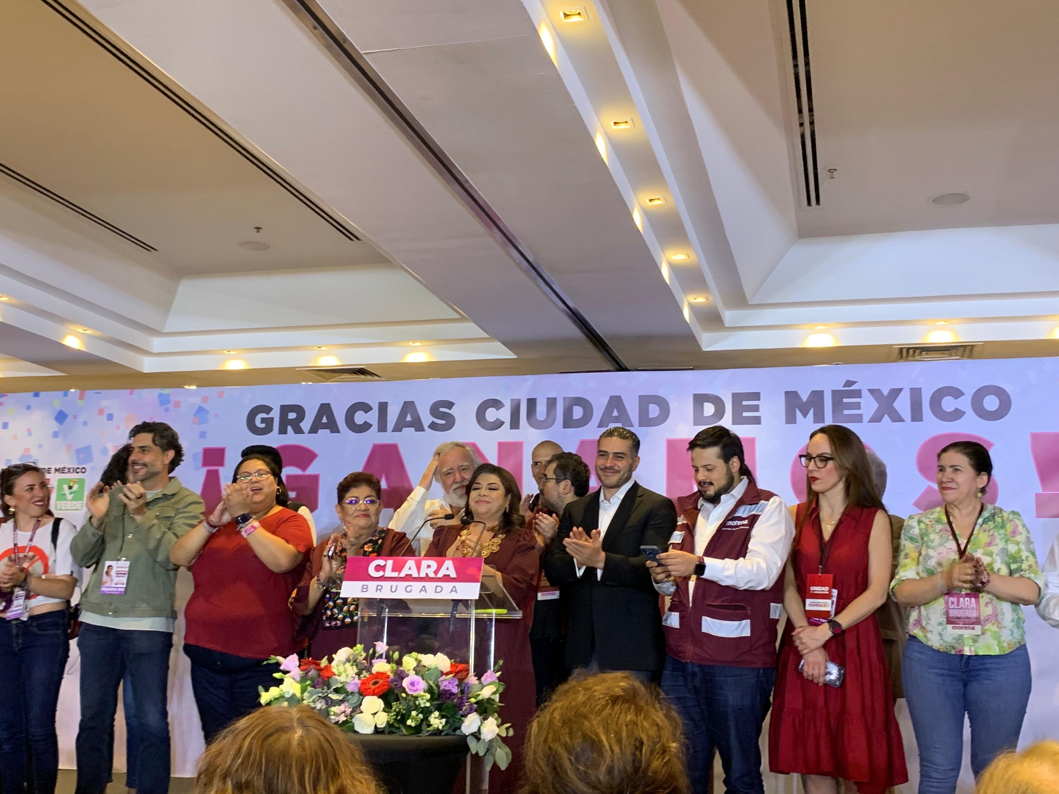 Clara Brugada y contingente morenista en evento de cierre de casillas en CDMX

Foto:
Infobae México/ Max Alonso