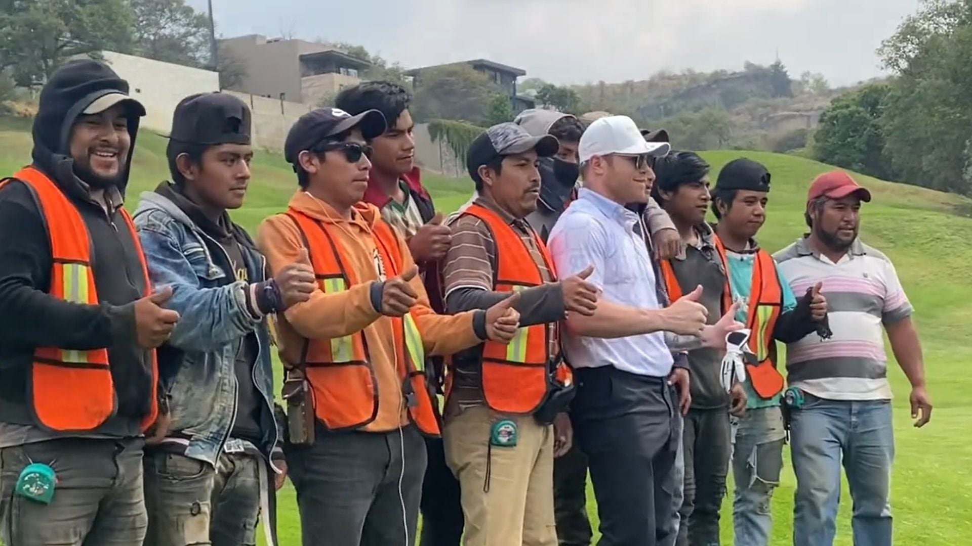 Día de la Santa Cruz: cuál es el sueldo de un albañil en México