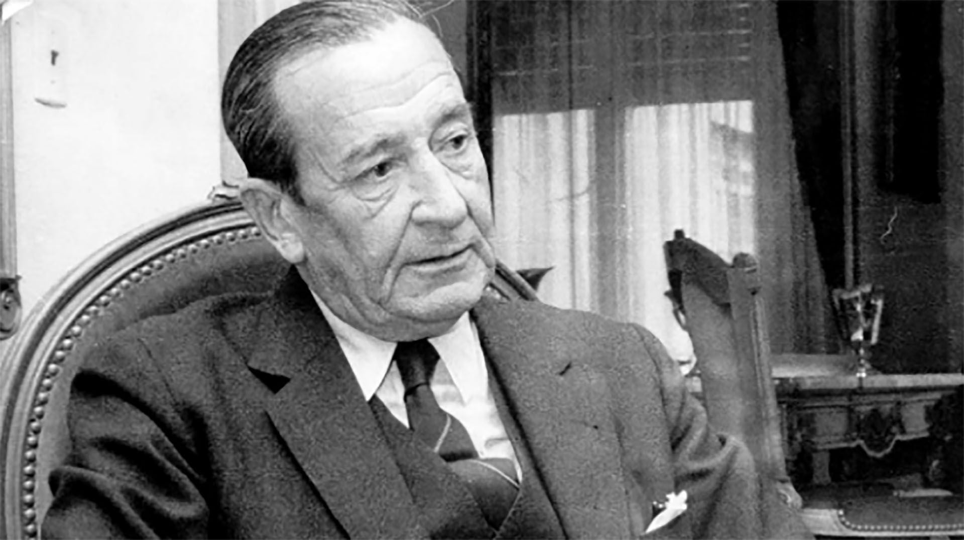 El general Aramburu, que había derrocado a Perón en 1955, se presentó en las elecciones del 63