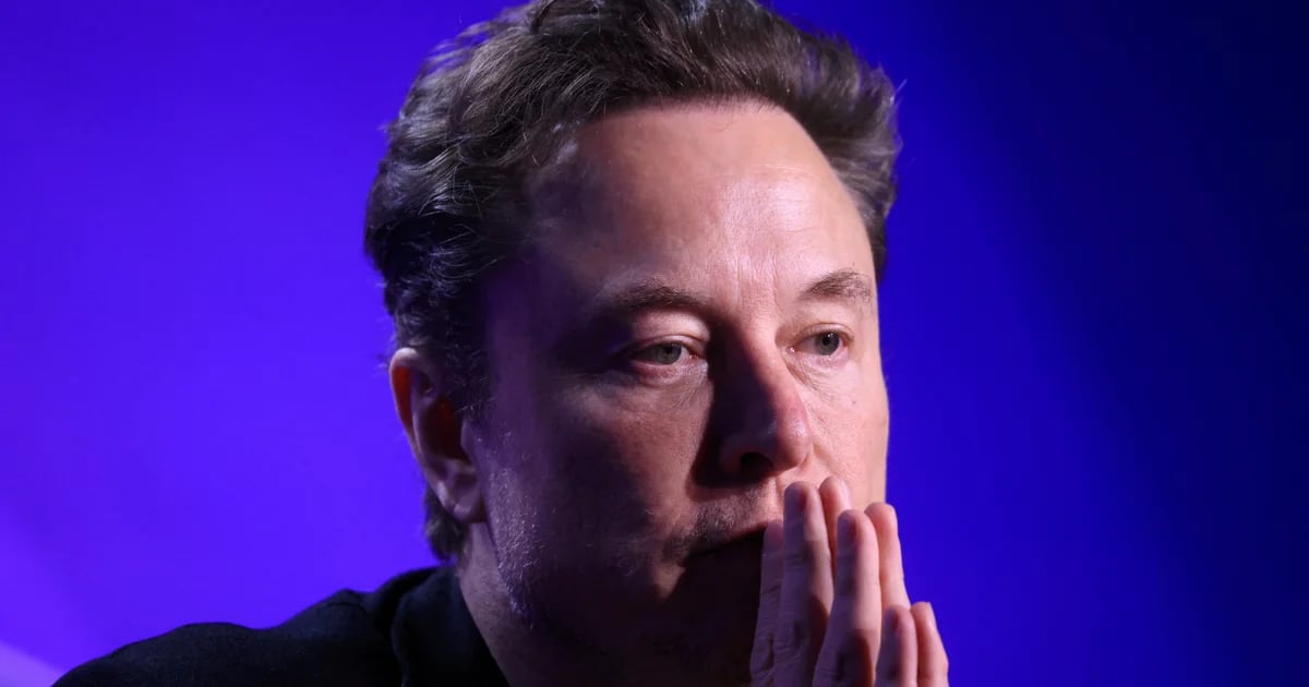 Why does Elon Musk consider Apple devices unsafe in his companies?