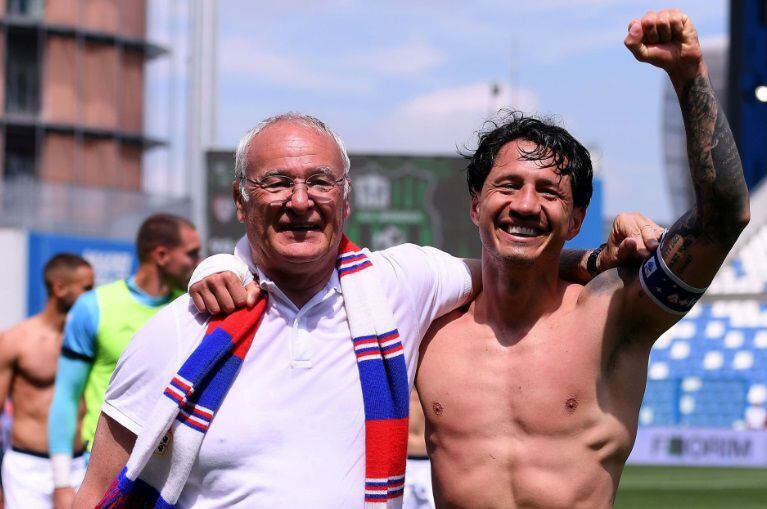 El histórico técnico Claudio Ranieri ha sido muy pegado a Gianluca Lapadula y juntos salvaron del descenso a Cagliari. - créditos: Getty Images