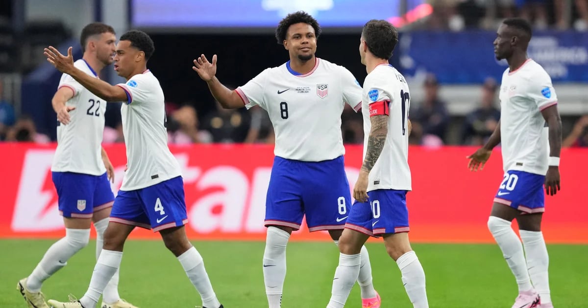 The United States achieved a landslide victory over Bolivia at the start of the third group competitions in Copa America.