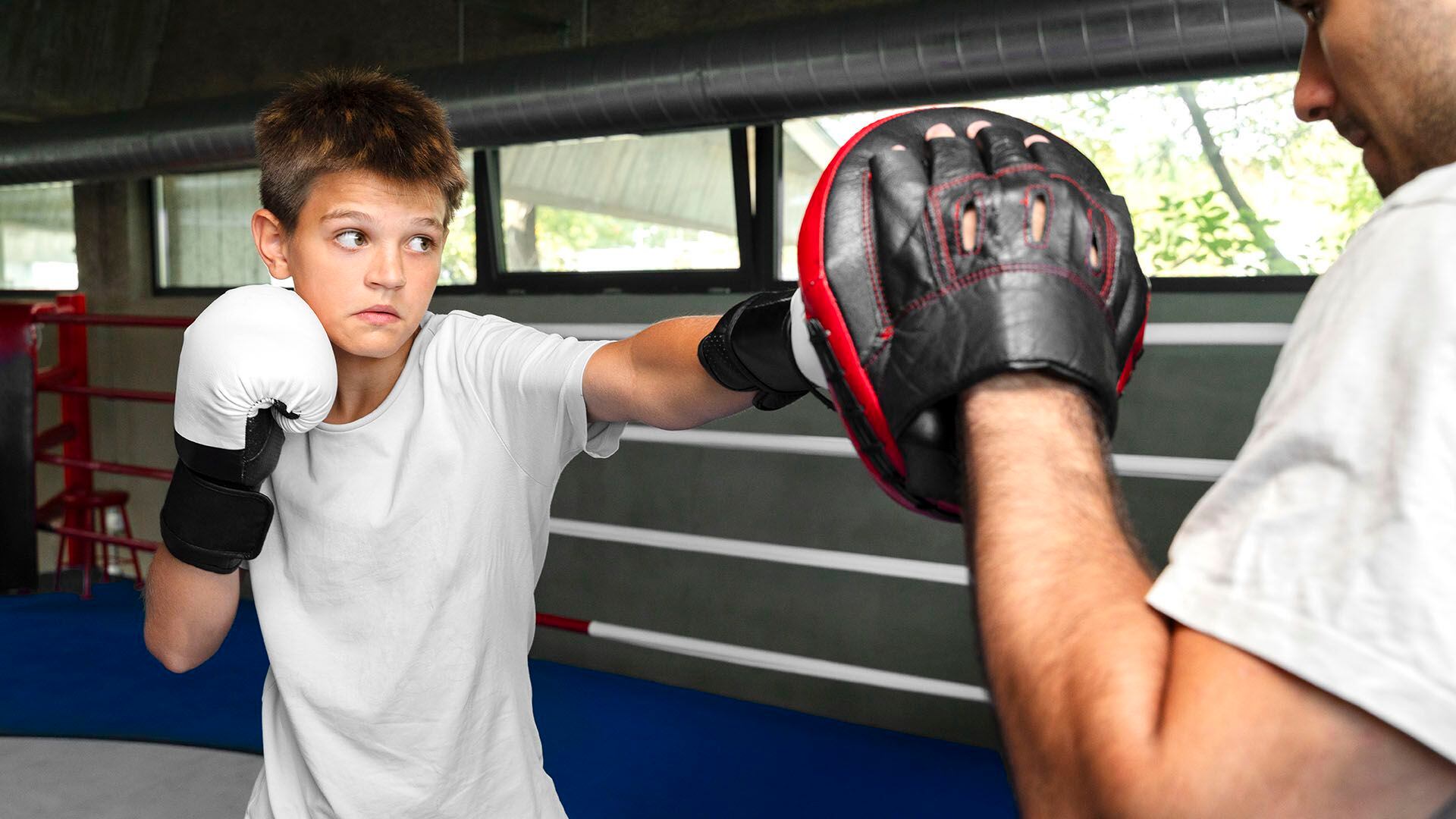 niños practicando rugby boxeo portada