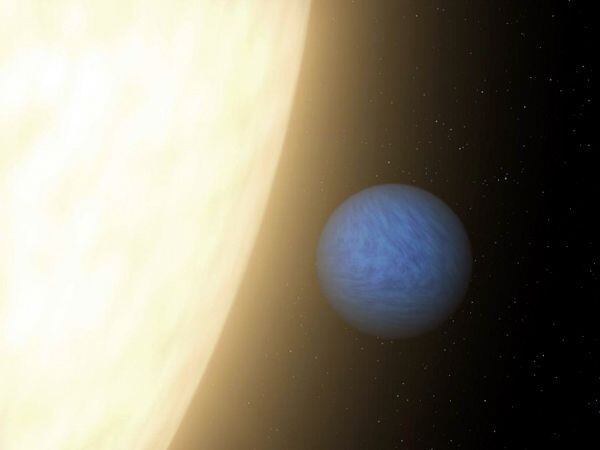 El planeta extrasolar es inhabitable debido a la órbita extremadamente cercana que mantiene alrededor de su estrella