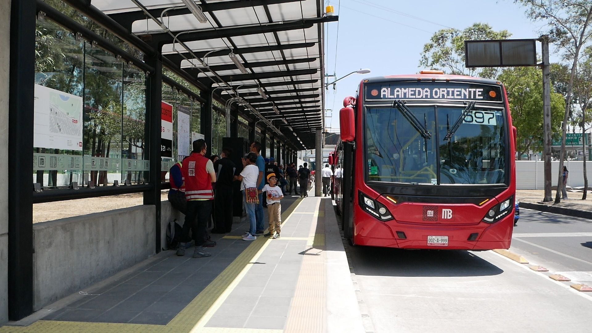 Servicio de Metrobus en la Ciudad de México: información sobre rutas, tarifas y estado actual del servicio a partir de la última hora del 5 de mayo.