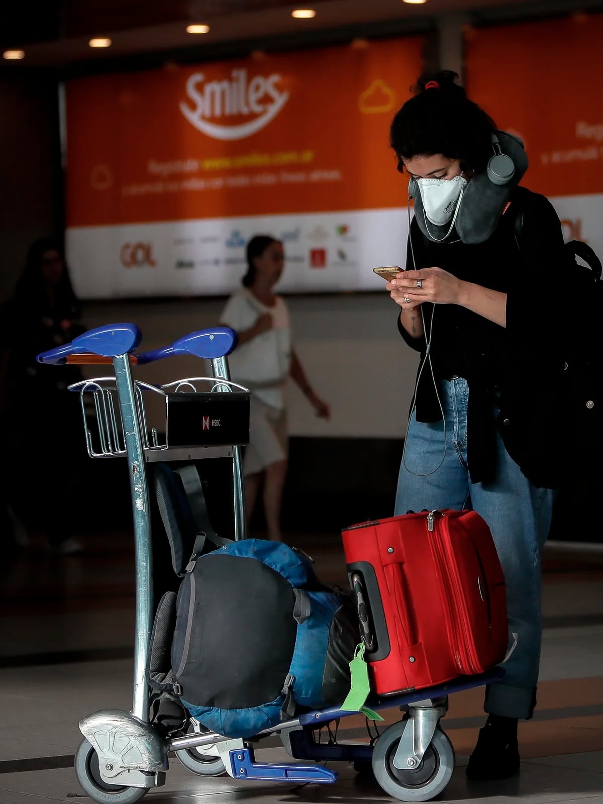 Cero dudas: te contamos si tu bolso cuenta como equipaje de mano o no al  viajar en avión según cada compañía