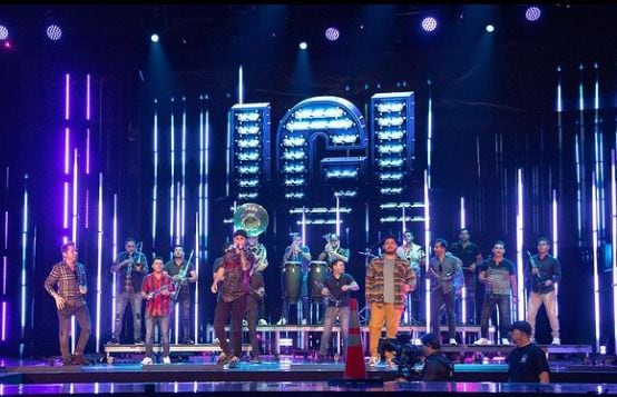 La agrupación de banda sorprendió en la Miami-Dade Arena con su tema JGL (Foto: Instagram)