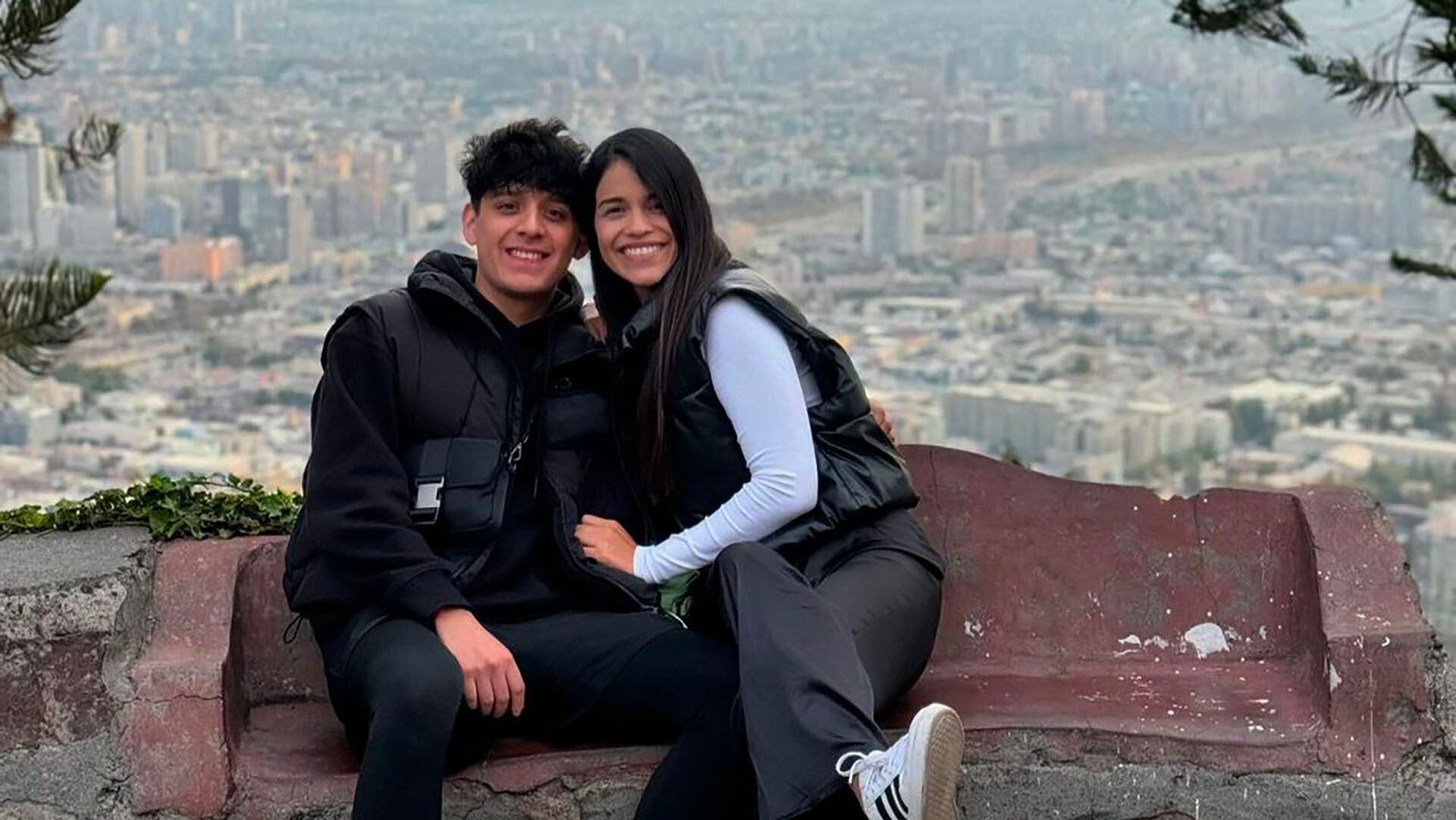 Están de novios hace dos meses y sellaron un pacto de amor tan polémico como increíble: “Somo una pareja poco convencional”