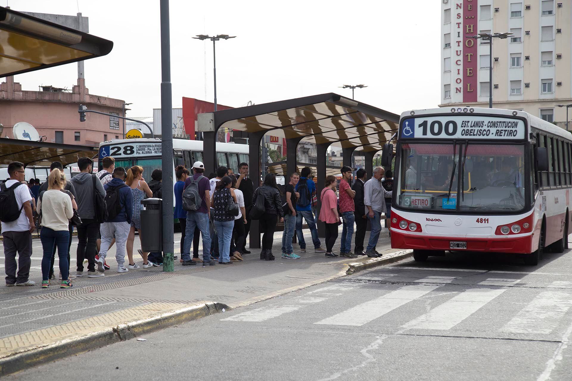 El Gobierno ahora evalúa quitar el subsidio al transporte en el AMBA (NA)